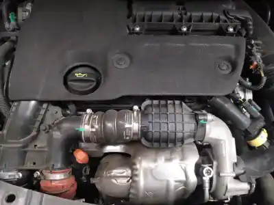 Véhicule à la ferraille peugeot 208 active de l'année 2016 alimenté bhy