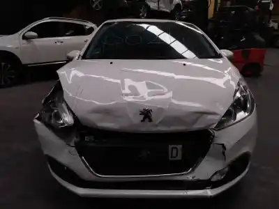 Veicolo di demolizione peugeot 208 active dell'anno 2015 alimentato yh01