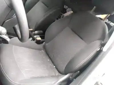 Veicolo di demolizione peugeot 208 active dell'anno 2015 alimentato yh01