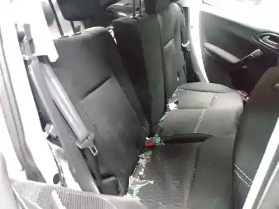 Veicolo di demolizione peugeot 208 active dell'anno 2015 alimentato yh01