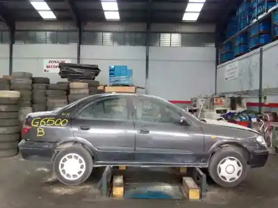 Vehicul casat nissan almera (n16/e) line up al anului 2000 alimentat qg15de