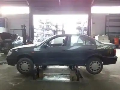 Vehicul casat nissan almera (n16/e) line up al anului 2000 alimentat qg15de