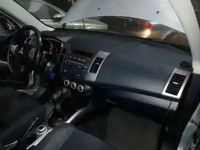 Здавання транспортного засобу mitsubishi outlander (cw0) 2.0 di-d intense року 2008 потужний bsy