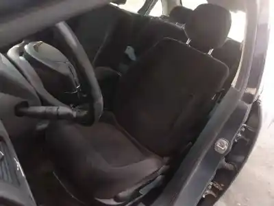 Vehicul casat citroen c4 sedan exclusive al anului 2009 alimentat 9hz