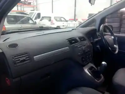 Veicolo di demolizione ford focus c-max (cap) ambiente (d) dell'anno 2004 alimentato 