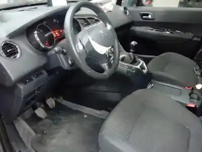 Vehicul casat peugeot 5008 allure al anului 2014 alimentat 9hd - 9h05