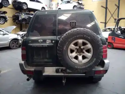 Veicolo di demolizione nissan patrol gr (y61) gr s dell'anno 1998 alimentato rd28ti
