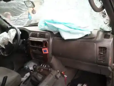 Veicolo di demolizione nissan patrol gr (y61) gr s dell'anno 1998 alimentato rd28ti