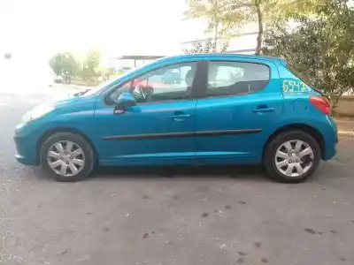 Véhicule à la ferraille peugeot 207 confort de l'année 2007 alimenté 8hz