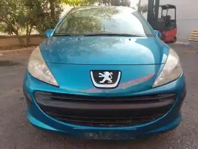 Véhicule à la ferraille peugeot 207 confort de l'année 2007 alimenté 8hz