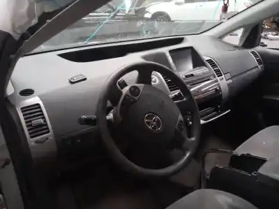 Véhicule à la ferraille toyota prius (nhw20) basis de l'année 2003 alimenté 1nzfxe