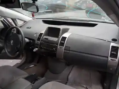 Véhicule à la ferraille toyota prius (nhw20) basis de l'année 2003 alimenté 1nzfxe