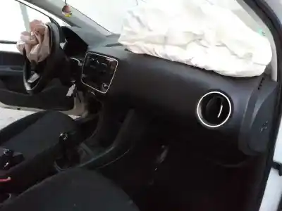 Veículo de Sucata volkswagen up (121) high up do ano 2016 alimentado chya