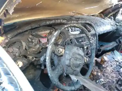 Veicolo di demolizione audi a4 berlina (b8) básico dell'anno 2007 alimentato caga