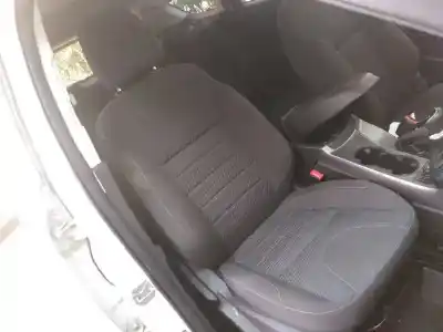 Здавання транспортного засобу ford kuga (cbs) trend року 2013 потужний ufma