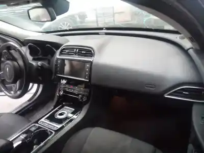 Veicolo di demolizione jaguar xe pure dell'anno 2014 alimentato 204dtd