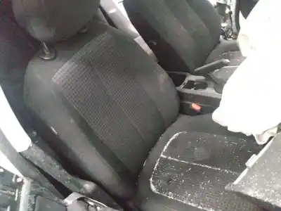 Veicolo di demolizione peugeot 308 sw active dell'anno 2015 alimentato bhy