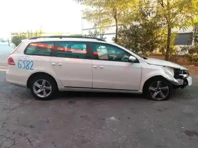 Veículo de Sucata volkswagen passat variant (365) edition bluemotion do ano 2012 alimentado cayc