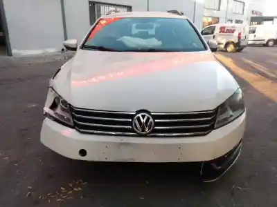 Veículo de Sucata volkswagen passat variant (365) edition bluemotion do ano 2012 alimentado cayc