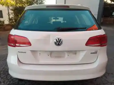 Veículo de Sucata volkswagen passat variant (365) edition bluemotion do ano 2012 alimentado cayc