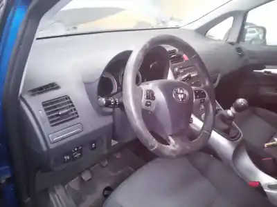 Veículo de Sucata toyota auris advance do ano 2011 alimentado 1zrfae