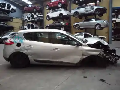 Sloopvoertuig renault megane iii berlina 5 p emotion van het jaar 2011 aangedreven k9k836