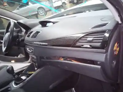 Sloopvoertuig renault megane iii berlina 5 p emotion van het jaar 2011 aangedreven k9k836