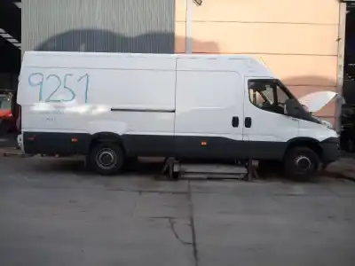 Veicolo di demolizione IVECO                                              DAILY FURGÓN                                                                                                                                                                                                                                               Fg 33 S ... V Batalla 3000                                                                                                                                                                                                                                 dell'anno 2015 alimentato F1AFL411C