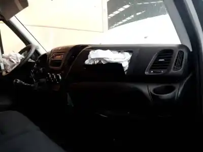 Здавання транспортного засобу iveco daily furgón fg h2 33 s ... v batalla 3520 року 2015 потужний f1afl411c
