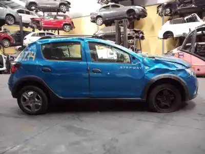 Véhicule à la ferraille dacia sandero stepway de l'année 2017 alimenté h4b408