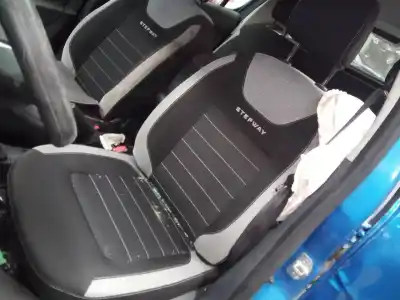 Véhicule à la ferraille dacia sandero stepway de l'année 2017 alimenté h4b408