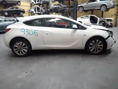 Здавання транспортного засобу OPEL ASTRA J GTC Sportive року 2014 потужний A20DTH