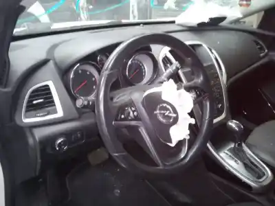 Veículo de Sucata opel astra j gtc sportive do ano 2014 alimentado a20dth