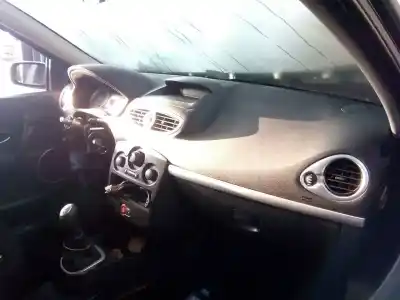 Veículo de Sucata renault clio iii confort expression do ano 2005 alimentado k4j780