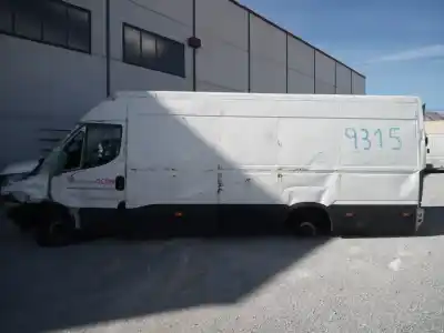 Veicolo di demolizione iveco                                              daily furgón                                                                                                                                                                                                                                               fg h2 33 s ... v batalla 3520                                                                                                                                                                                                                              dell'anno 2017 alimentato f1agl411g