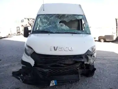 Véhicule à la ferraille iveco                                              daily furgón                                                                                                                                                                                                                                               fg h2 33 s ... v batalla 3520                                                                                                                                                                                                                              de l'année 2017 alimenté f1agl411g