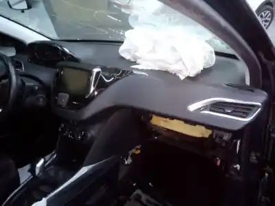 Veicolo di demolizione peugeot 2008 (--.2013->) allure dell'anno 2017 alimentato bh02