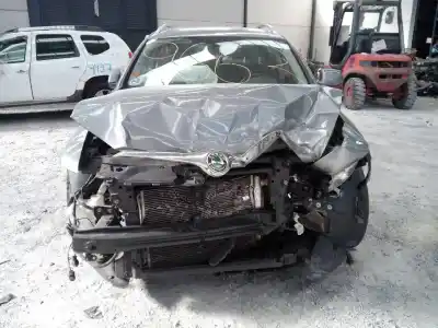 Здавання транспортного засобу skoda                                              superb combi (3t5)                                                                                                                                                                                                                                         comfort року 2013 потужний cffb