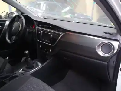 Scrapping Vehicle toyota auris active of the year 2013 powered 1adftv