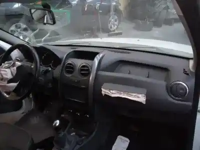 Veicolo di demolizione dacia duster ambiance 4x2 dell'anno 2015 alimentato k9k856