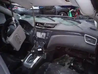 Veicolo di demolizione nissan qashqai (j11) tekna dell'anno 2016 alimentato hra2ddt