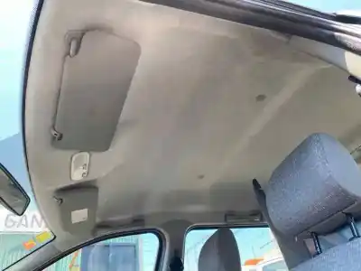 Véhicule à la ferraille dacia logan laureate de l'année 2008 alimenté k9k796