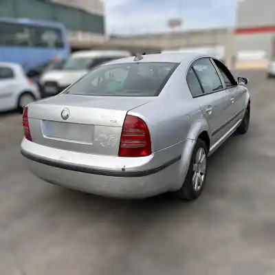 Vehículo de desguace skoda                                              superb (3u4)                                                                                                                                                                                                                                               classic                                                                                                                                                                                                                                                    del año 2003 con motor awx