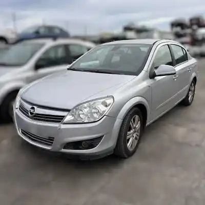 Veicolo di demolizione OPEL ASTRA H BERLINA  dell'anno 2011 alimentato Z17DTR