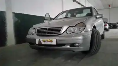 Scrapping Vehicle MERCEDES-BENZ CLASE C (W203) BERLINA  of the year 2001 powered OM611962