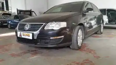 Veicolo di demolizione volkswagen passat berlina (3c2) advance dell'anno 2005 alimentato bkp