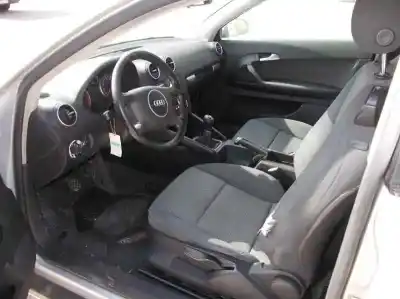 Veículo de Sucata audi a3 (8p) 1.6 102 cv / 75 kw do ano 2003 alimentado bgu