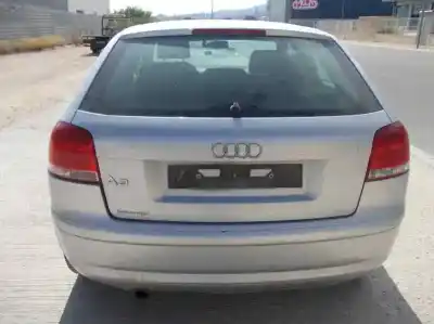 Veículo de Sucata audi a3 (8p) 1.6 102 cv / 75 kw do ano 2003 alimentado bgu