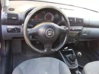 Sloopvoertuig seat leon (1m1) stella van het jaar 2000 aangedreven ahw