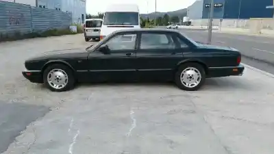 Scrapping Vehicle jaguar xj xj8 of the year 1997 powered 9jpfrb